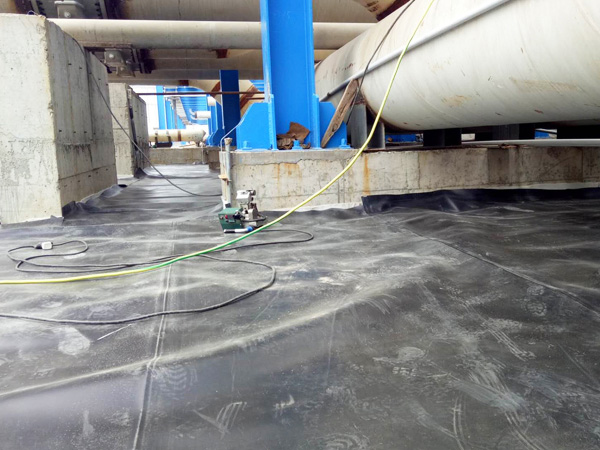Oil depot anti-seepage membrane construction